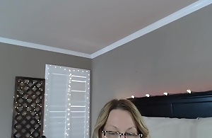 Milf does anal invasion by means of Cam