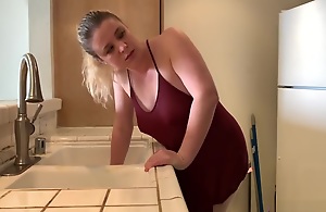 Stepmom stuck on touching the sink gets