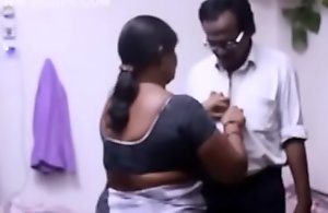Indian aunty amour close to the brush husband'_s