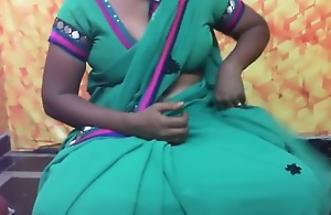 Indian floosie with chunky boobs having