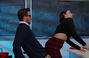 Tatted mommy the teacher spread her legs in