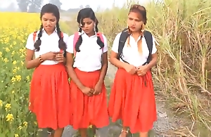 Open-air indian school girl sex fling