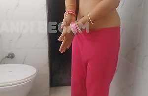 Sasur-Bahu Chudai in bathroom- Hindi Talk -Dirty