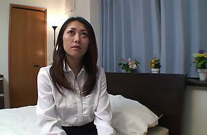 Hairy Japanese mature is rendering her first porn