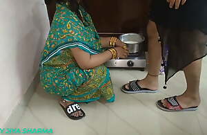 Sex With Desi Bhabhi Wearing A Green Saree Forth The Kitchen