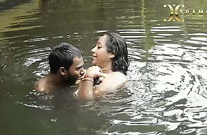 DIRTY BIG BOOBS BHABI BATH IN POND WITH