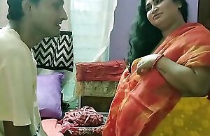 Indian Hot Bhabhi XXX sex with Unartificial Boy!