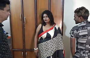 A desi wife not far from her mature husband and a boy, made threesome, not far from full Hindi exploitatory audio