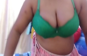 Desi Girl Opens Her Green Bra And Grabs
