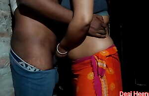 Desi Indian Bhabhi Outdoor sex in clear Hindi