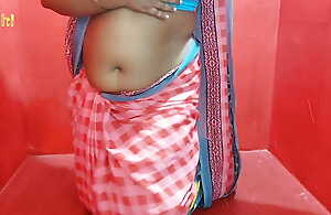 Homemade Tamil Mahi aunty showing boobs