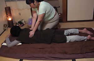 Mature Inclusive With An Interesting Body Visits Dramatize expunge Massage Parlor6
