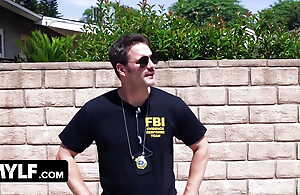 Special FBI Agent Is Scrutinization A Criminal Polemic & Is Sexually Persuaded Up Become An Supplementary