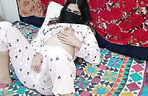 Pakistani Beautifull School Girl Masturbating On