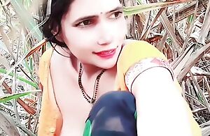 Titillating Bhabhi gets hot for sex in sugarcane