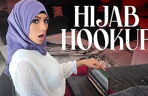 Hijab Girl Nina Grew Up Recognizing American Teen