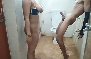 Bhabhi done for entry bathroom without knock