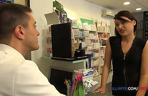 French dour Anna Siline fucked in the pharmacy