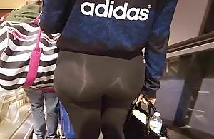 Big Booty in Airport